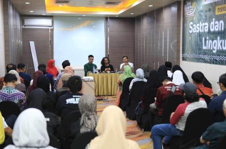 <i>Aruh Sastra</i>, Lingkungan, dan Egaliterisme