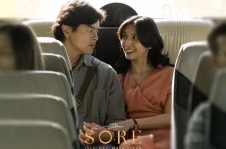 SORE: Cinta Adalah Mesin Waktu Paling Sederhana
