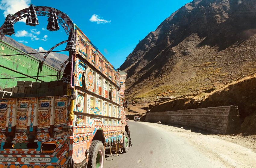  Karakoram: Meneroka Batas Keindahan dan Kengerian